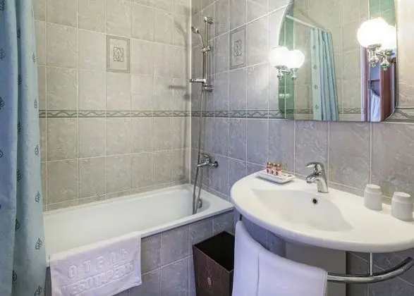 Standard Tek Büyük Yataklı Oda