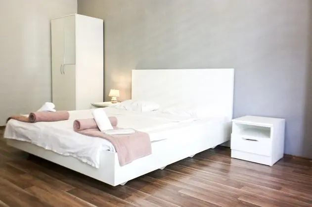 Comfort Tek Büyük Yataklı Oda (Private External Bathroom)