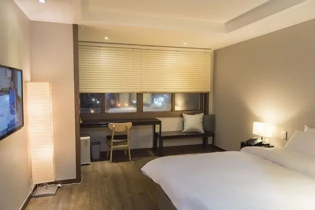 Deluxe Tek Büyük Yataklı Oda