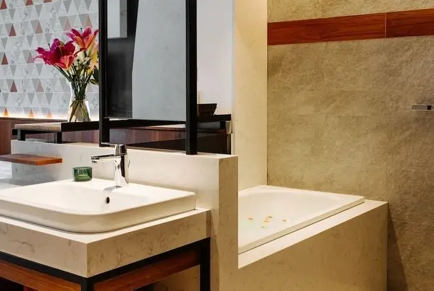 Deluxe Tek Büyük Yataklı Oda, Küvet