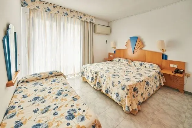 Üç Kişilik Oda, Deniz Manzaralı