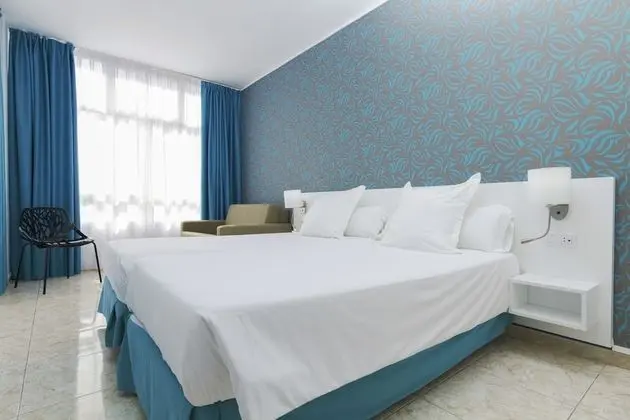 Standard Üç Kişilik Oda (2 adultos + 1 niño)