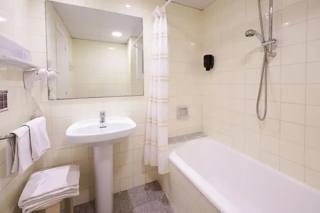 Standard Tek Büyük Yataklı Oda