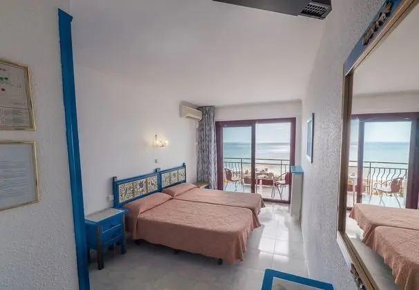 Standard Üç Kişilik Oda, Deniz Manzaralı (2 adults +1 child)