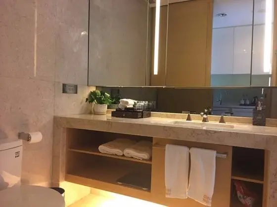 Business Tek Büyük Yataklı Oda