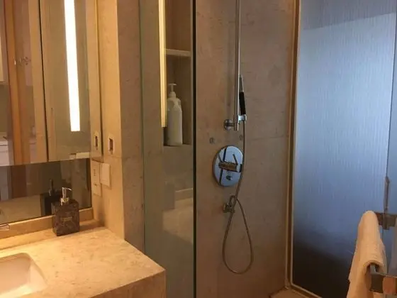 Business Tek Büyük Yataklı Oda