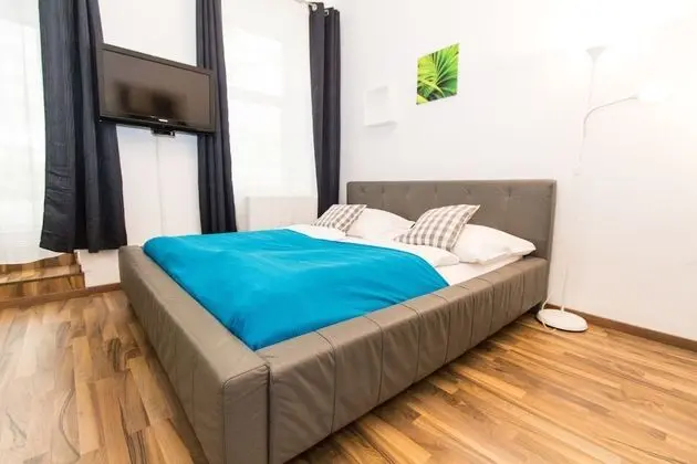 Economy Stüdyo, Mutfak