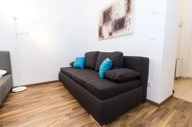 Economy Stüdyo, Mutfak