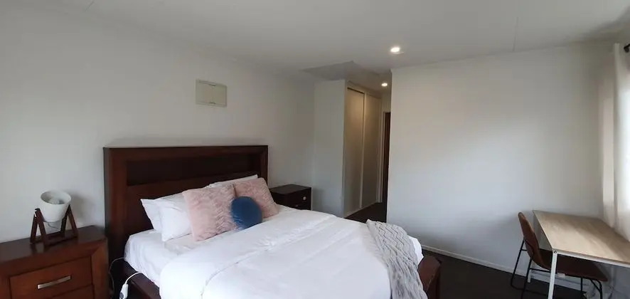 Ev