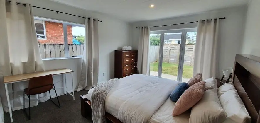 Ev