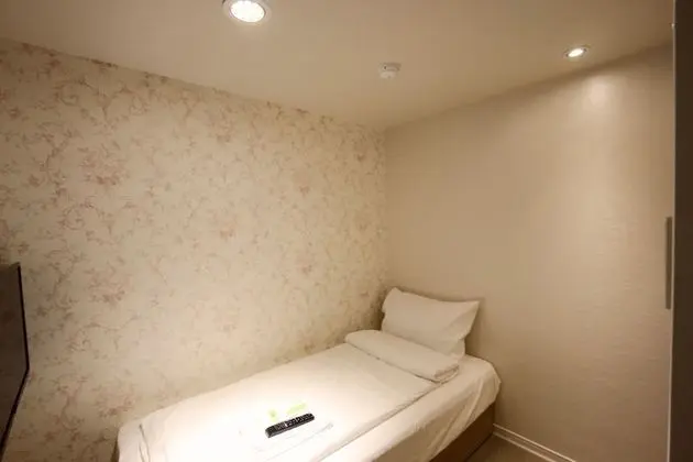 Basic Tek Kişilik Oda, Ortak Banyo