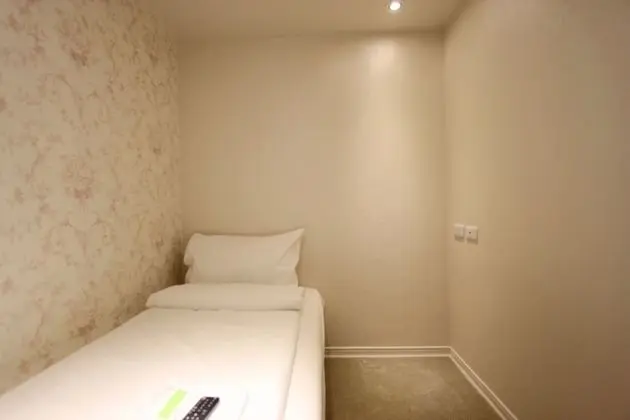 Basic Tek Kişilik Oda, Ortak Banyo