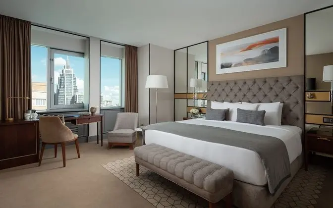 Deluxe Oda, 1 En Büyük (King) Boy Yatak, Şehir Manzaralı