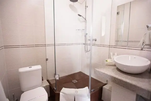 Standard Tek Büyük Yataklı Oda