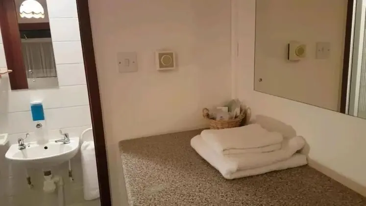 Tek Büyük Yataklı Oda, 1 Çift Kişilik Yatak