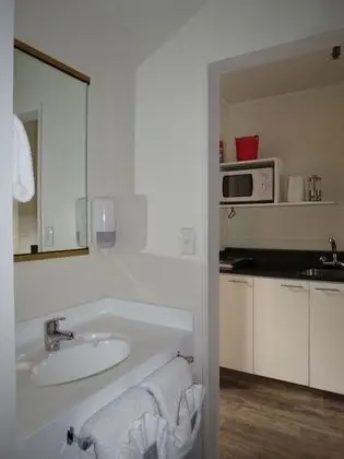 Standard Tek Büyük veya İki Ayrı Yataklı Oda, 1 Yatak Odası, Kişiye Özel Havuzlu, Avlu Manzaralı