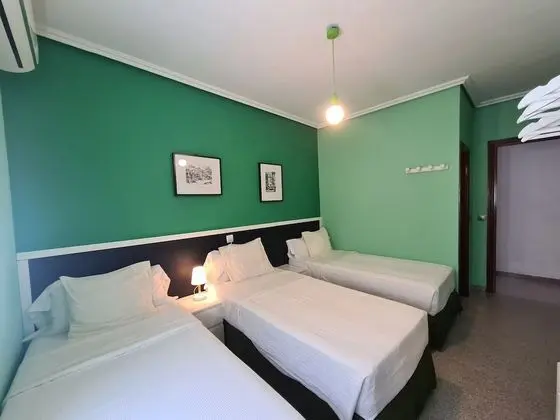 Basic Tek Büyük veya İki Ayrı Yataklı Oda