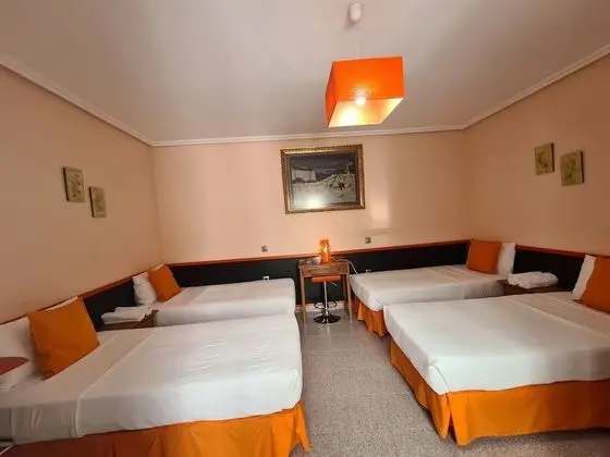 Basic Tek Büyük veya İki Ayrı Yataklı Oda