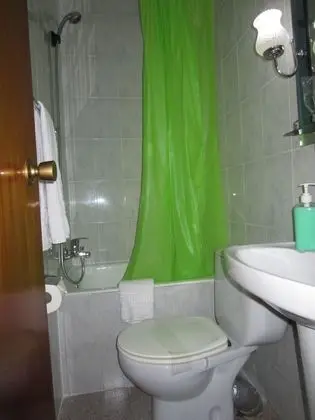 Basic Tek Büyük veya İki Ayrı Yataklı Oda