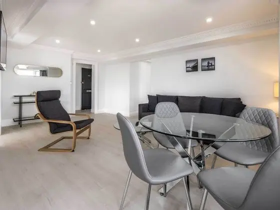 Business Çatı Katı Süiti (Penthouse)