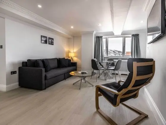 Business Çatı Katı Süiti (Penthouse)