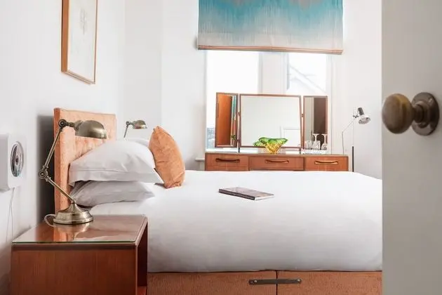 Luxury Tek Büyük Yataklı Oda, Banyolu/Duşlu (Sea View )