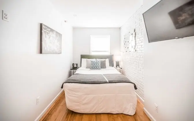Guest Room Double-Shared Bath