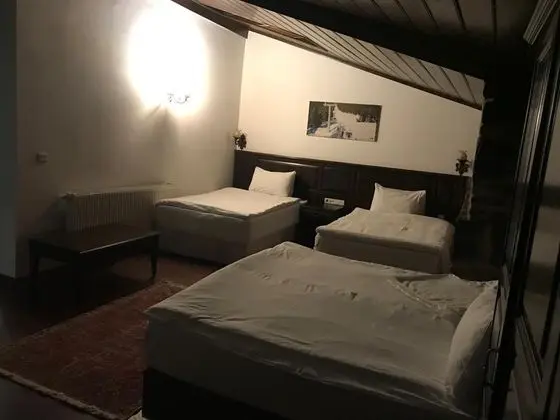 Üç Kişilik Oda, Şehir Manzaralı