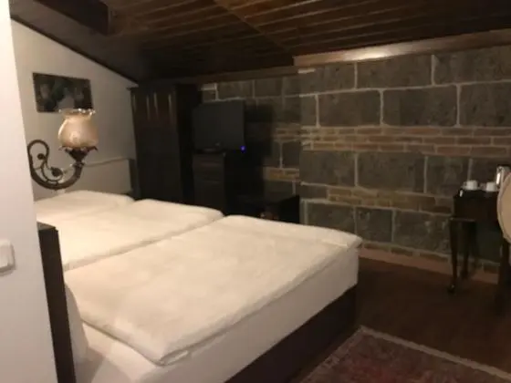 Üç Kişilik Oda, Şehir Manzaralı