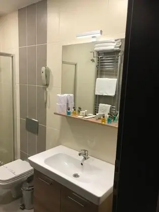 Üç Kişilik Oda, Şehir Manzaralı