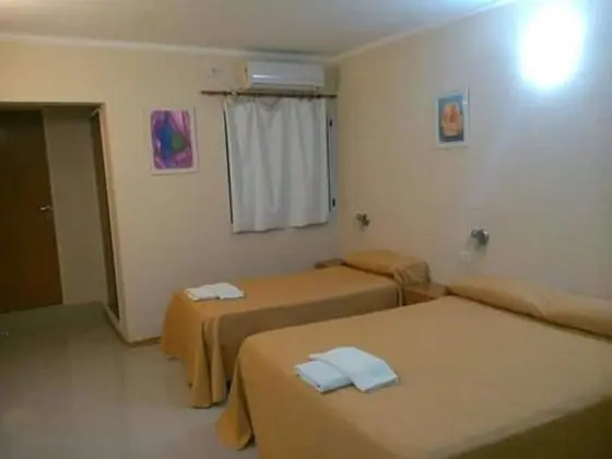 Üç Kişilik Oda