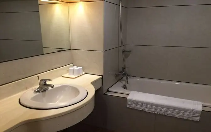 Üç Kişilik Oda