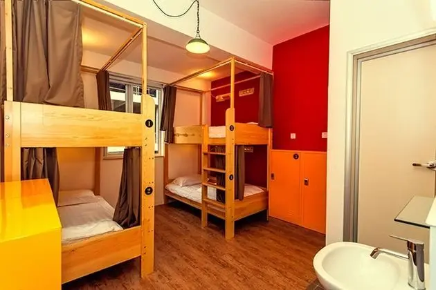 Ortak Ranzalı Oda, Sadece kadınlar için, Banyolu/Duşlu (One Bed)