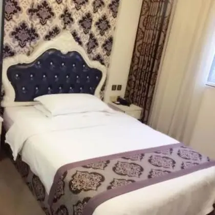 Business Tek Büyük Yataklı Oda