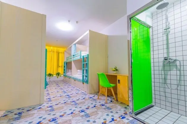 Ortak Ranzalı Oda, Sadece erkekler için, Sigara İçilmez