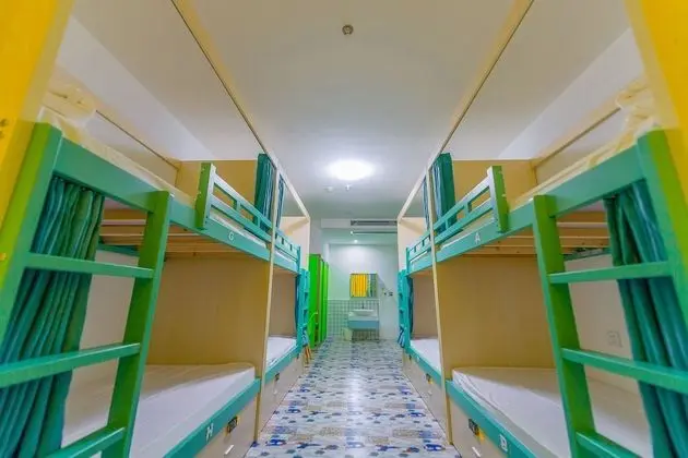 Ortak Ranzalı Oda, Sadece erkekler için, Sigara İçilmez
