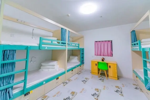 Ortak Ranzalı Oda, Sadece kadınlar için, Sigara İçilmez