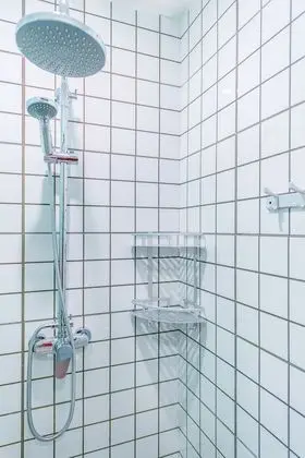Ortak Ranzalı Oda, Sadece kadınlar için, Sigara İçilmez