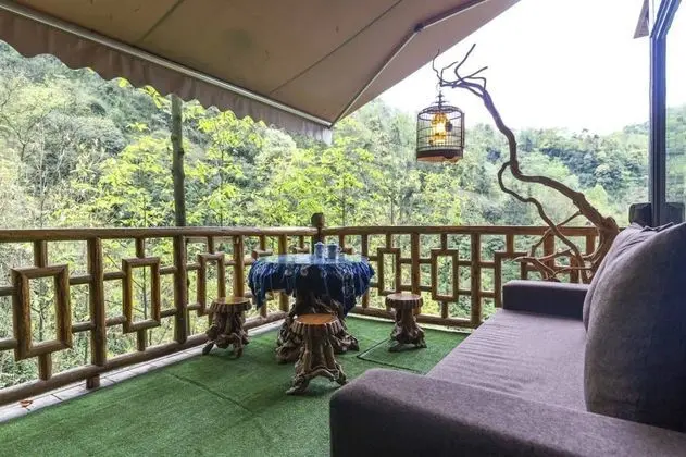 Exclusive Oda, Veranda