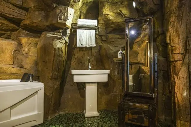 Exclusive Tek Büyük Yataklı Oda