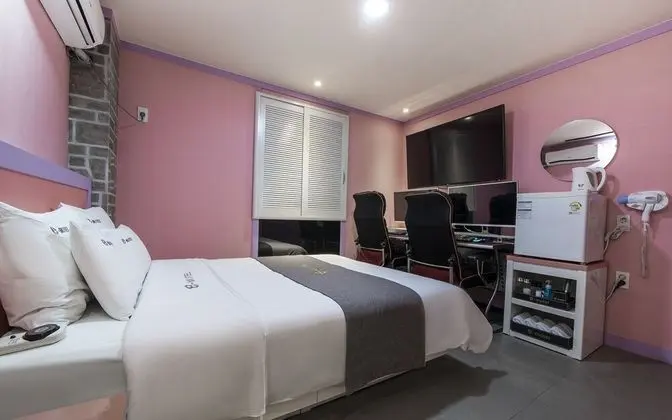 Oda (Couple PC-2 Bag Room (Netflix Battleg)