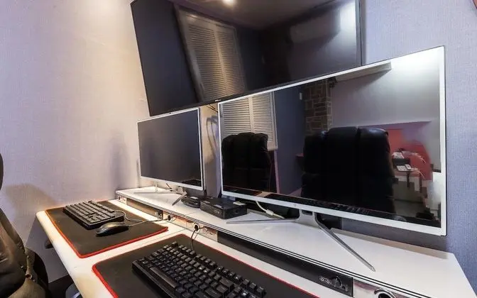 Oda (Couple PC-2 Bag Room (Netflix Battleg)