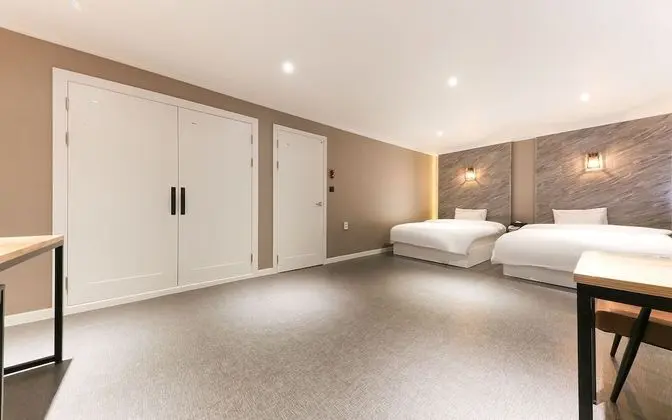 Oda (PC Room with Twin Bed (Large Room Hig)