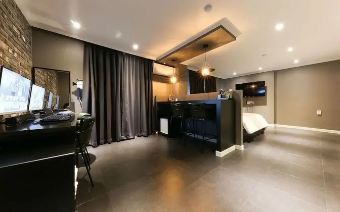 Oda (VIP 2 PC - Netflix (Extra Charge for )