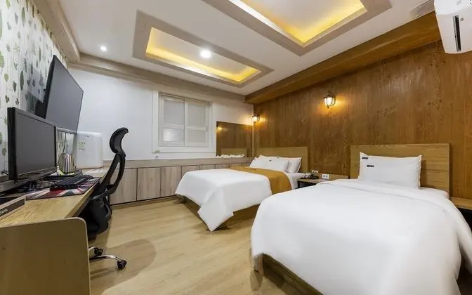 Oda (Twin room (1PC LOL/Netflix movie thea)