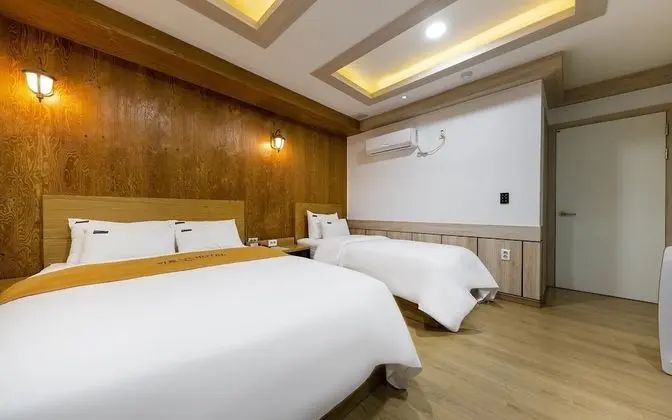 Oda (Twin room (1PC LOL/Netflix movie thea)