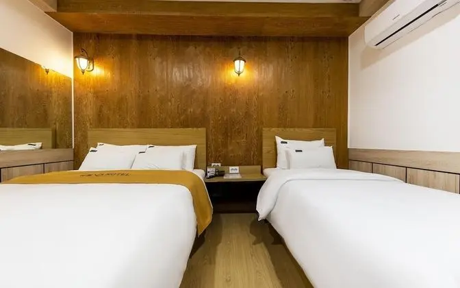 Oda (Twin room (1PC LOL/Netflix movie thea)