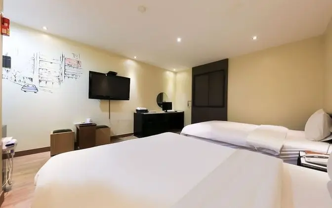 Oda (Twin Beds (Special Room Netflix Avail)