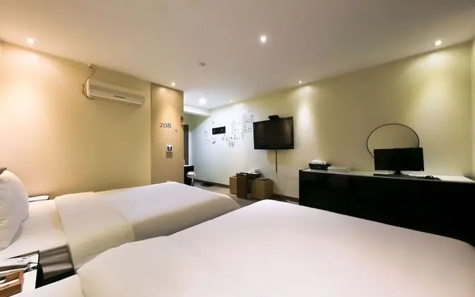 Oda (Twin Beds (Special Room Netflix Avail)