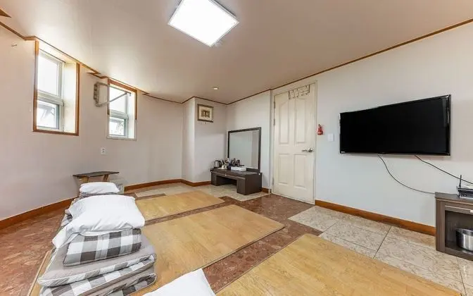 Oda (Ondol (large room))